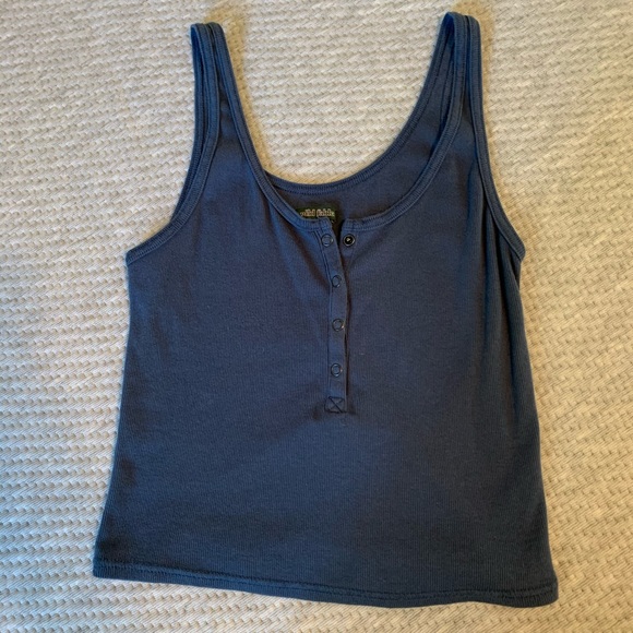 Tank - Picture 2 of 5